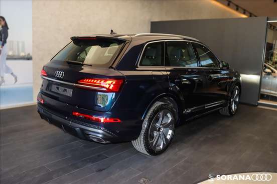 AUDI-Q7-2025