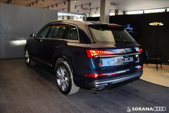 AUDI-Q7-2025