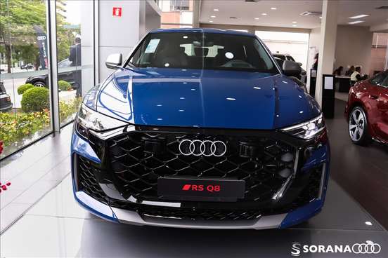 AUDI-RS Q8-2025