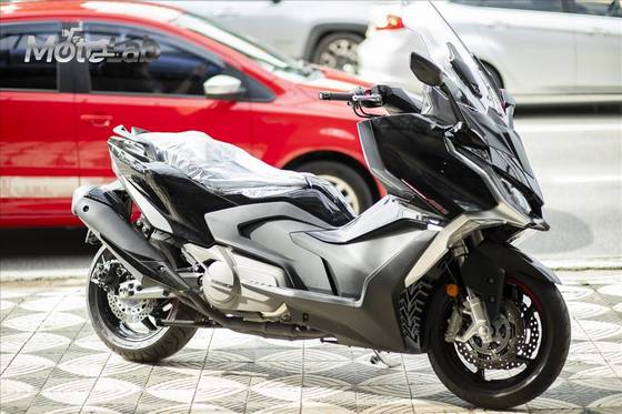 KYMCO AK 550i 