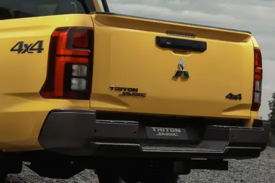 MITSUBISHI-TRITON-2025