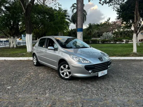 PEUGEOT 307 2.0 PRESENCE PACK 16V FLEX 4P TIPTRONIC PEUGEOT 307 2.0 PRESENCE PACK 16V FLEX 4P TIPTRONIC
