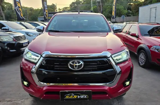 TOYOTA HILUX 2.8 D-4D TURBO DIESEL CD SRX 4X4 AUTOMÁTICO