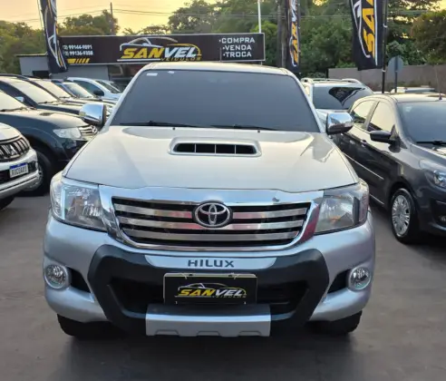 TOYOTA HILUX 3.0 SRV TOP 4X4 CD 16V TURBO INTERCOOLER DIESEL 4P AUTOMÁTICO TOYOTA HILUX 3.0 SRV TOP 4X4 CD 16V TURBO INTERCOOLER DIESEL 4P AUTOMÁTICO