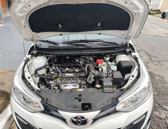TOYOTA-YARIS-2021