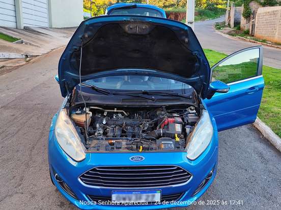 FORD-FIESTA-1.6 TITANIUM HATCH 16V FLEX 4P POWERSHIFT FORD-FIESTA-2014