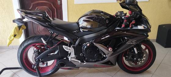 SUZUKI GSX-R750 