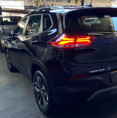 CHEVROLET-TRACKER-2023