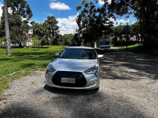HYUNDAI-VELOSTER-2011