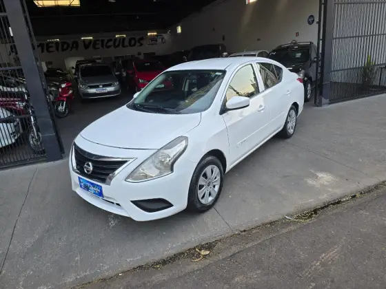 NISSAN VERSA 1.6 16V FLEX SV 4P MANUAL NISSAN VERSA 1.6 16V FLEX SV 4P MANUAL