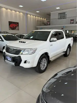 TOYOTA HILUX 3.0 SRV 4X4 CD 16V TURBO INTERCOOLER DIESEL 4P AUTOMÁTICO TOYOTA HILUX 3.0 SRV 4X4 CD 16V TURBO INTERCOOLER DIESEL 4P AUTOMÁTICO