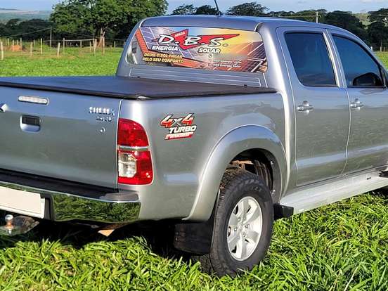 TOYOTA-HILUX-3.0 SRV 4X4 CD 16V TURBO INTERCOOLER DIESEL 4P AUTOMÁTICO TOYOTA-HILUX-2015