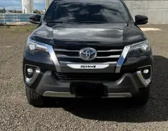 TOYOTA HILUX SW4 2.8 SRX DIAMOND 4X4 7 LUGARES 16V TURBO INTERCOOLER DIESEL 4P AUTOMÁTICO TOYOTA HILUX SW4 2.8 SRX DIAMOND 4X4 7 LUGARES 16V TURBO INTERCOOLER DIESEL 4P AUTOMÁTICO