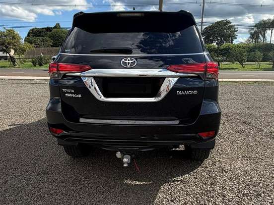 TOYOTA-HILUX SW4-2.8 SRX DIAMOND 4X4 7 LUGARES 16V TURBO INTERCOOLER DIESEL 4P AUTOMÁTICO TOYOTA-HILUX SW4-2019