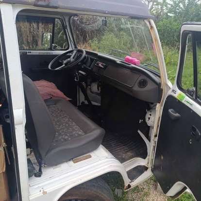 VOLKSWAGEN-KOMBI-2009