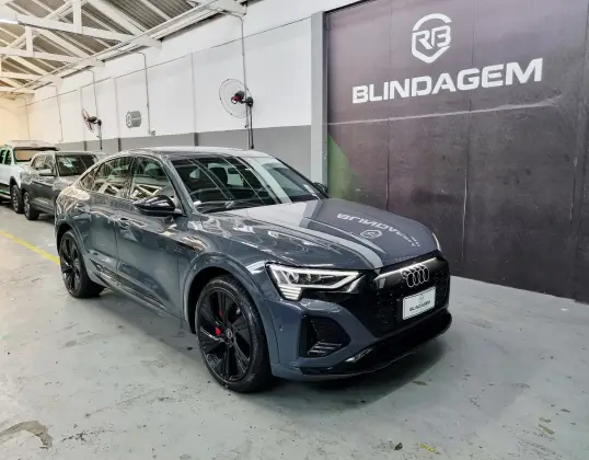 AUDI Q8 E-TRON 55 ELÉTRICO SPORTBACK LAUNCH EDITION QUATTRO AUDI Q8 E-TRON 55 ELÉTRICO SPORTBACK LAUNCH EDITION QUATTRO