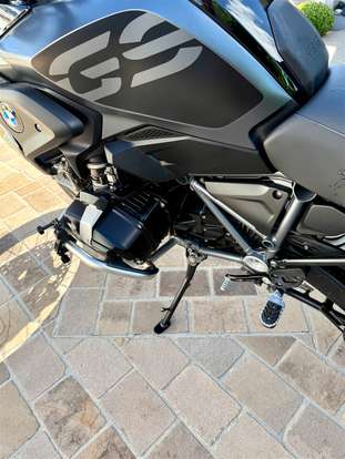 BMW-R 1250 GS PREMIUM TRIPLE BLACK-2024