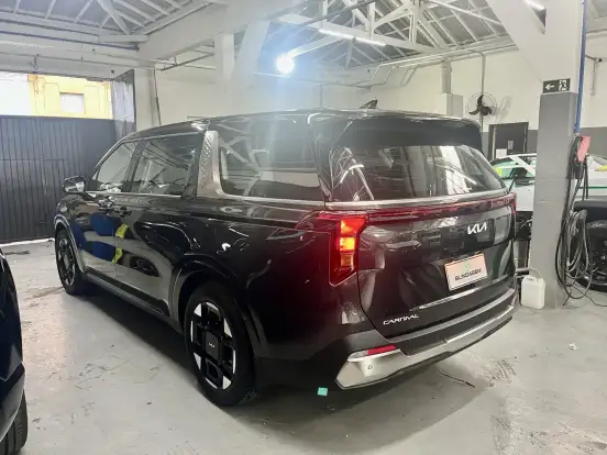 KIA-CARNIVAL-2024