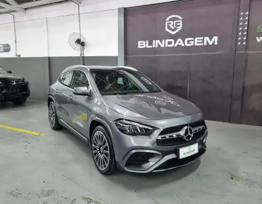 MERCEDES-BENZ-GLA 200-2025