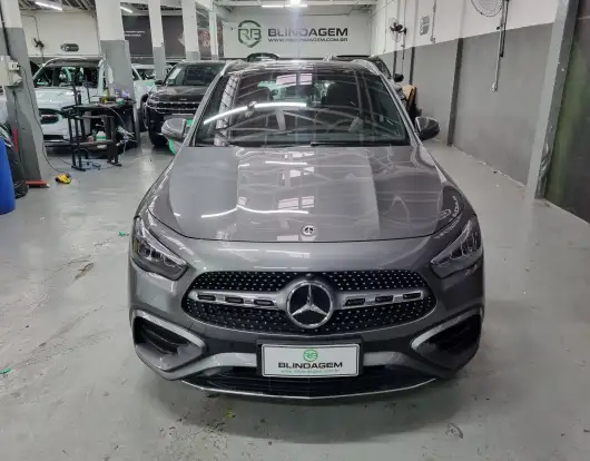 MERCEDES-BENZ-GLA 200-2025
