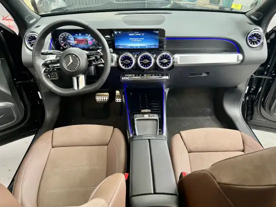 MERCEDES-BENZ-GLB 220-2025