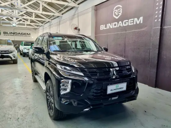 MITSUBISHI PAJERO SPORT 2.4 16V MIVEC TURBO DIESEL LEGEND BLACK AWD AUTOMÁTICO