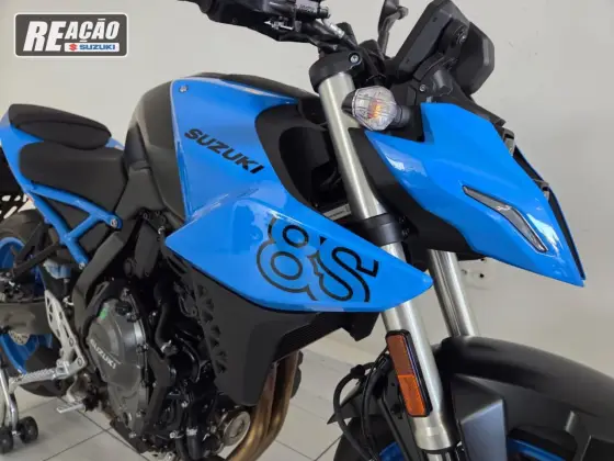 SUZUKI GSX-8S 