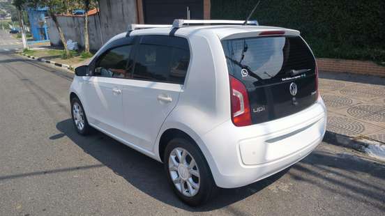 VOLKSWAGEN-UP-2014