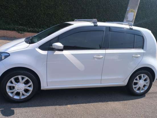 VOLKSWAGEN-UP-1.0 MPI HIGH UP 12V FLEX 4P AUTOMATIZADO VOLKSWAGEN-UP-2014