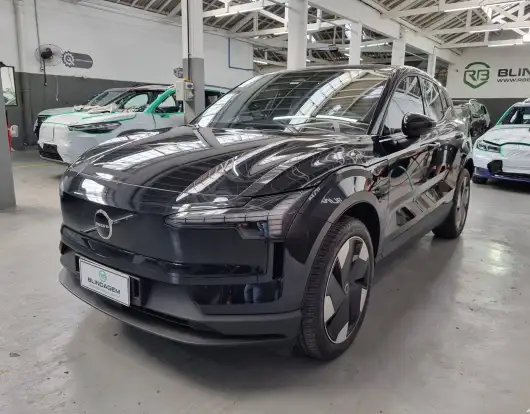 VOLVO-EX30-2024