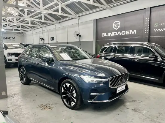 VOLVO-XC60-2025