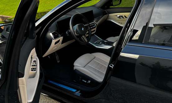 BMW-320i-2023