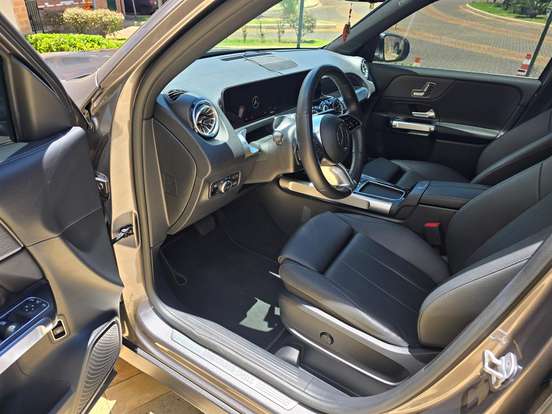 MERCEDES-BENZ-GLB 200-2024