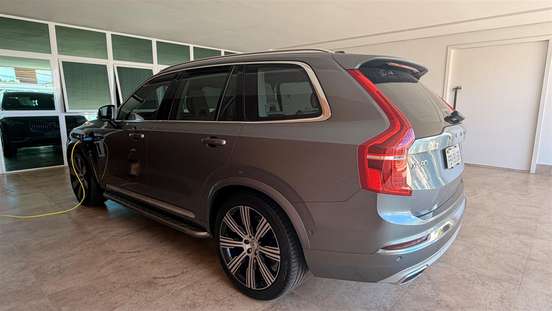 VOLVO-XC90-2019