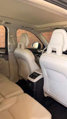 VOLVO-XC90-2019