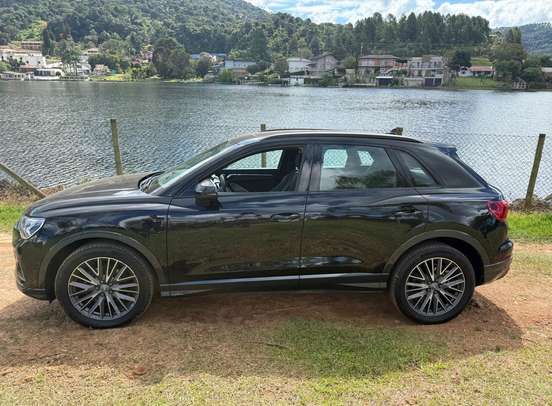 AUDI-Q3-2019