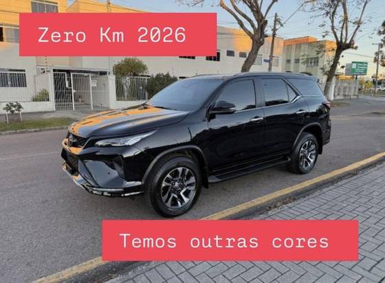 TOYOTA HILUX SW4 2.8 D-4D TURBO DIESEL SRX PLATINUM 7L 4X4 AUTOMÁTICO