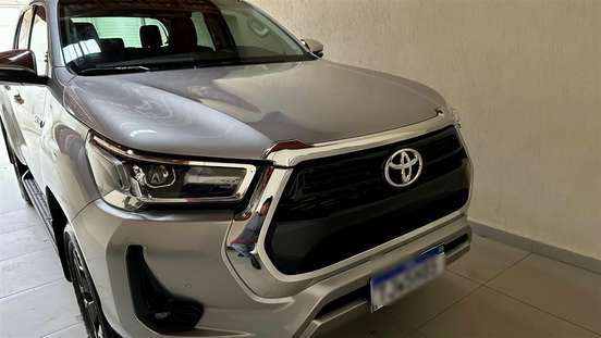 TOYOTA-HILUX-2025