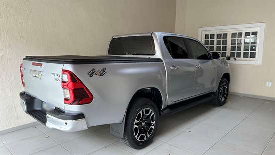 TOYOTA-HILUX-2025