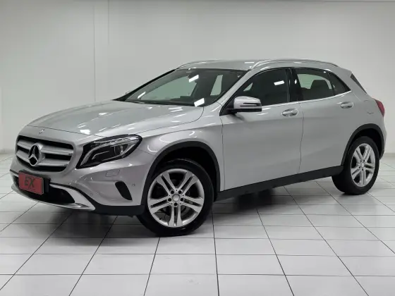 MERCEDES-BENZ GLA 200 1.6 CGI STYLE 16V TURBO FLEX 4P AUTOMÁTICO