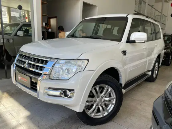 MITSUBISHI PAJERO FULL 3.2 HPE 4X4 16V TURBO INTERCOOLER DIESEL 4P AUTOMÁTICO MITSUBISHI PAJERO FULL 3.2 HPE 4X4 16V TURBO INTERCOOLER DIESEL 4P AUTOMÁTICO