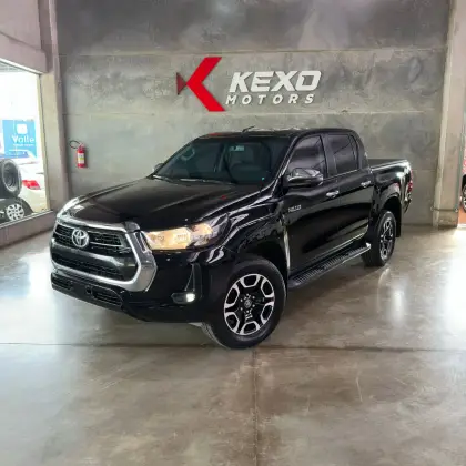 TOYOTA HILUX 2.8 D-4D TURBO DIESEL CD SRV 4X4 AUTOMÁTICO