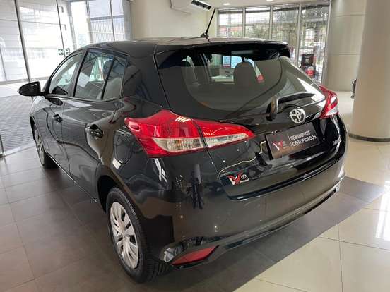 TOYOTA-YARIS-2024