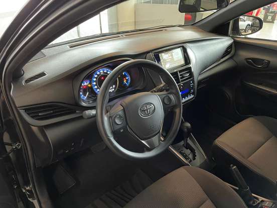 TOYOTA-YARIS-2024