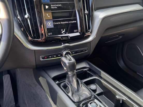VOLVO-XC60-2.0 T5 GASOLINA MOMENTUM AWD GEARTRONIC VOLVO-XC60-2019