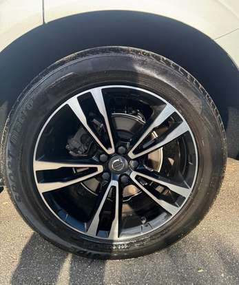 VOLVO-XC60-2.0 T5 GASOLINA MOMENTUM AWD GEARTRONIC VOLVO-XC60-2019