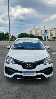 TOYOTA ETIOS 1.5 X PLUS 16V FLEX 4P AUTOMÁTICO