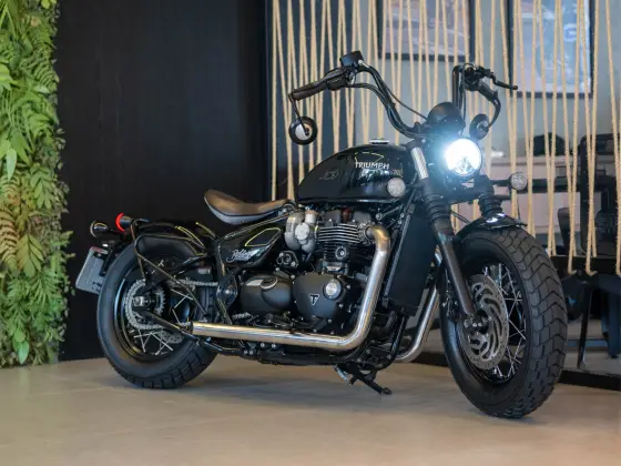 TRIUMPH BONNEVILLE BOBBER 1200 