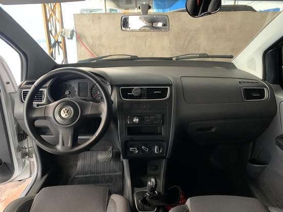 VOLKSWAGEN-FOX-1.6 MI 8V FLEX 4P AUTOMATIZADO VOLKSWAGEN-FOX-2011