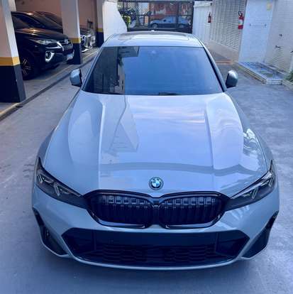 BMW-330e-2023